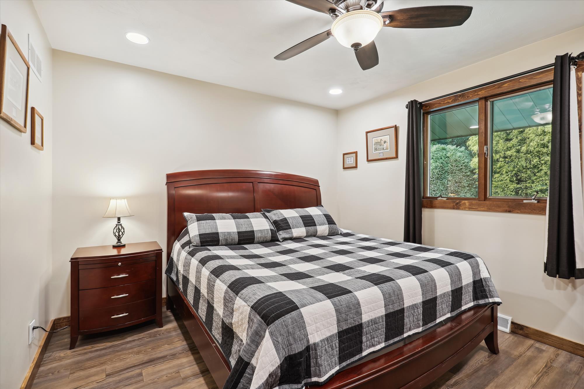 Image for Ridgecrest 16