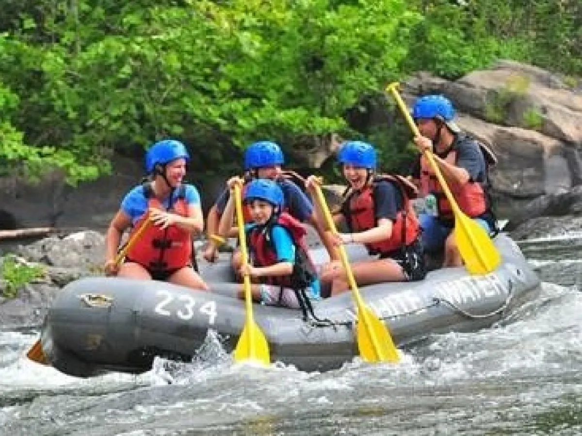 Whitewater rafting on the Youghiogheny River near Ohiopyle