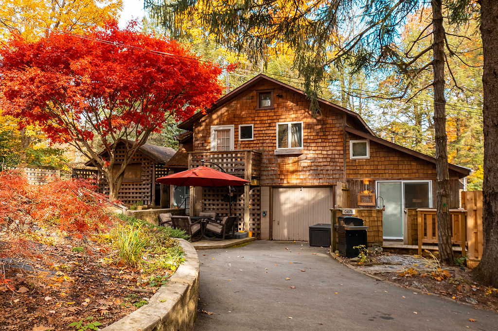 Ohiopyle vacation rental surrounded by fall foliage